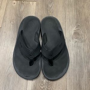 Olukai ohana flip flops